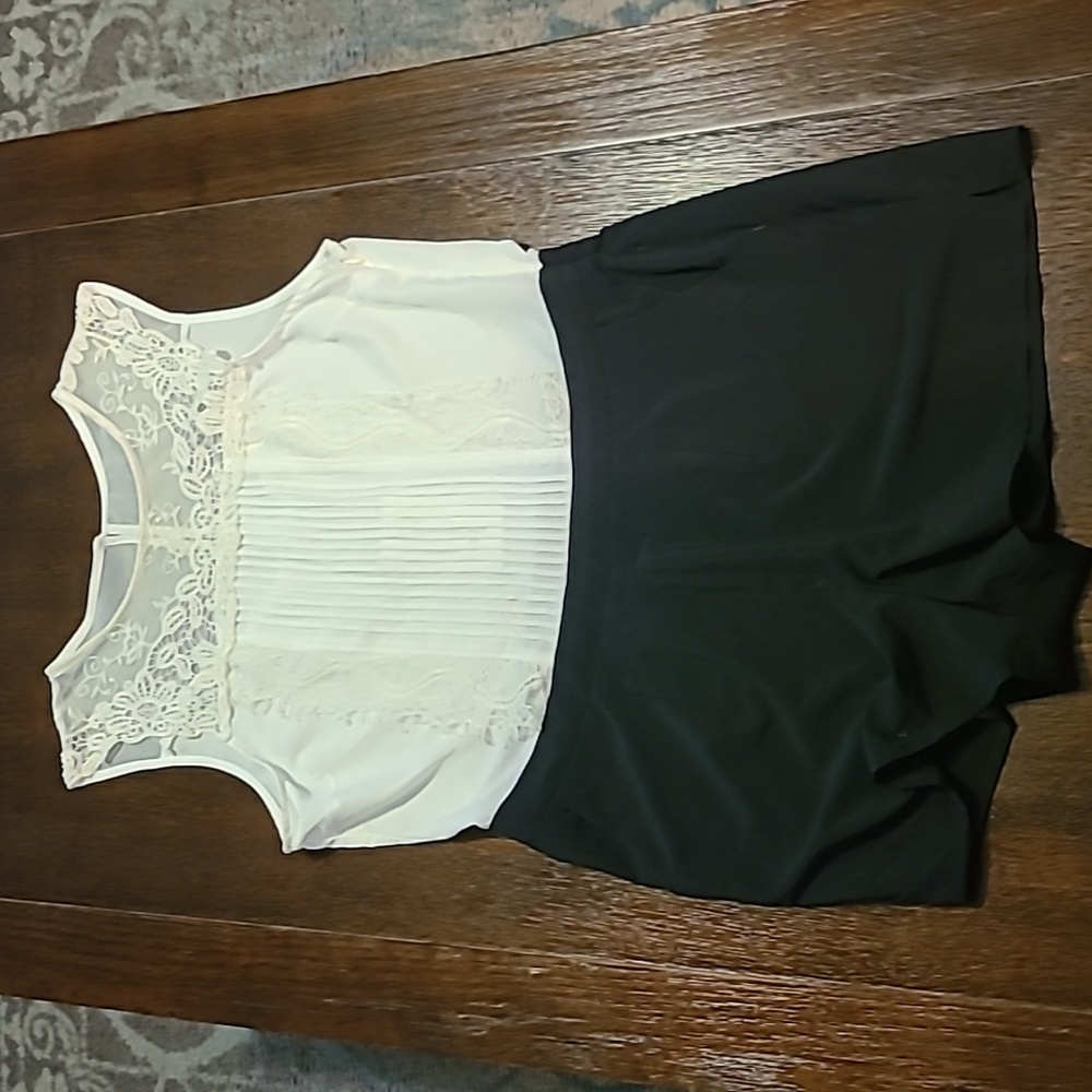 Olsenboye NWT Lacey Romper - Size 7